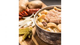 Vepřové žebírko met aardappel Adventure Menu