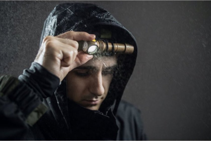 Hoofdlamp Armytek Wizard C2 Pro koud licht Zand