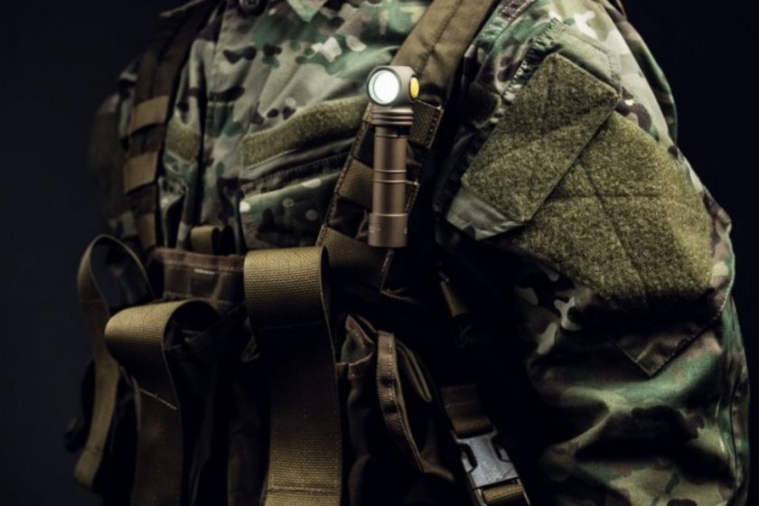 Hoofdlamp Armytek Wizard C2 Pro koud licht Zand