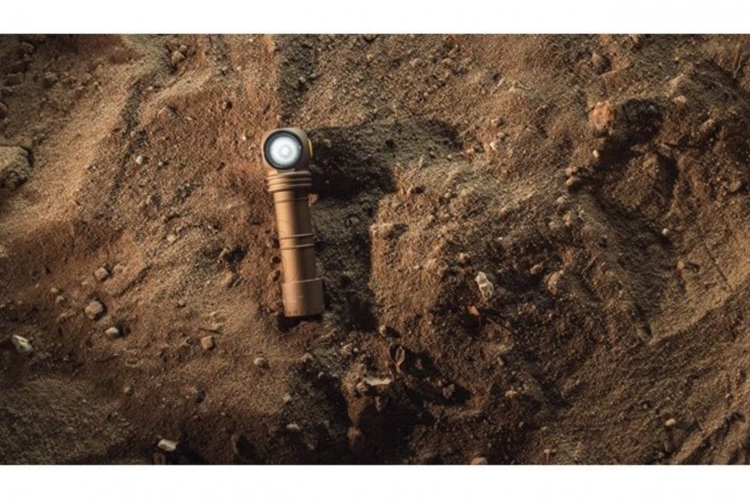 Hoofdlamp Armytek Wizard C2 Pro koud licht Zand