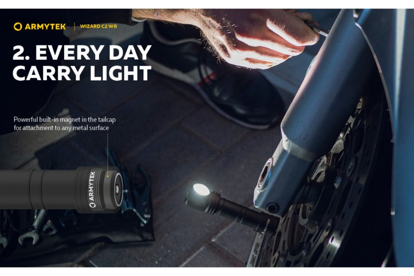 Multifunctionele zaklamp Armytek Wizard C2 WR USB wit/rood licht