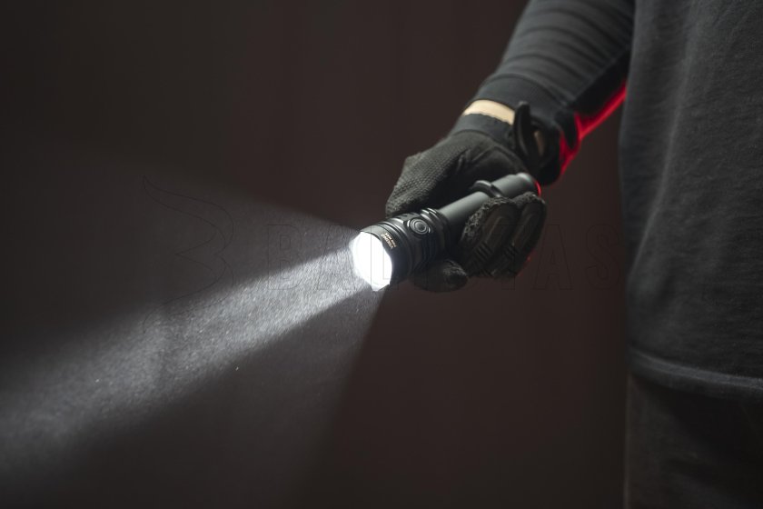 Zaklamp Armytek Viking PRO MAX koud licht