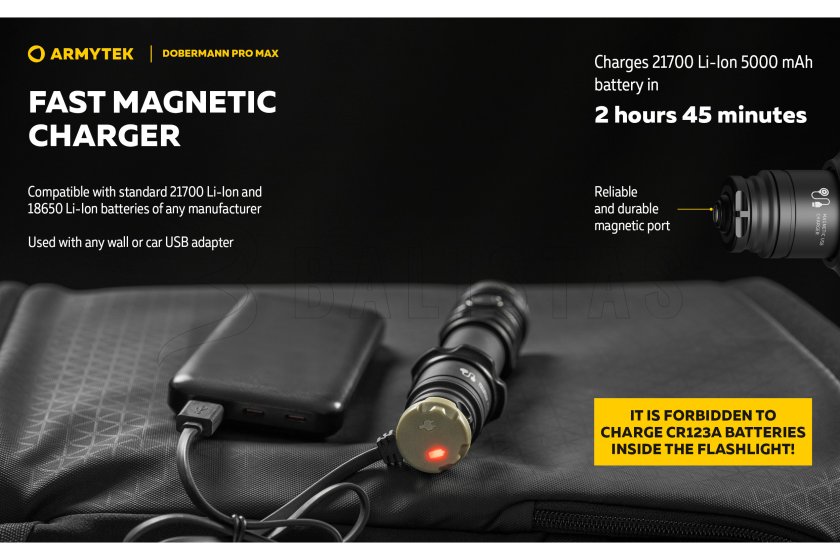 Zaklamp Armytek Dobermann PRO MAX wit licht