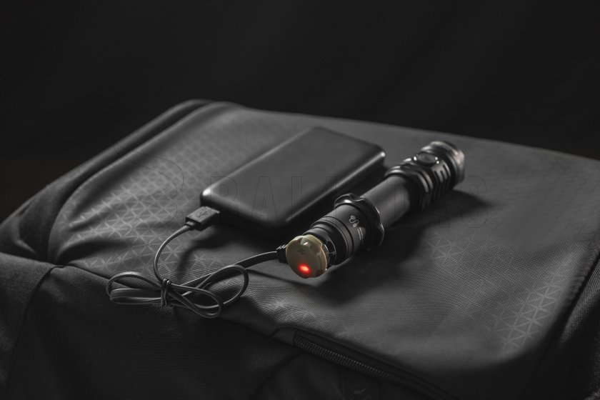 Svítilna Armytek Predator PRO MAX koud wit licht