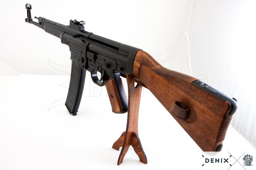 Replica Sturmgewehr 44 met draagriem, Duitsland 1943 3